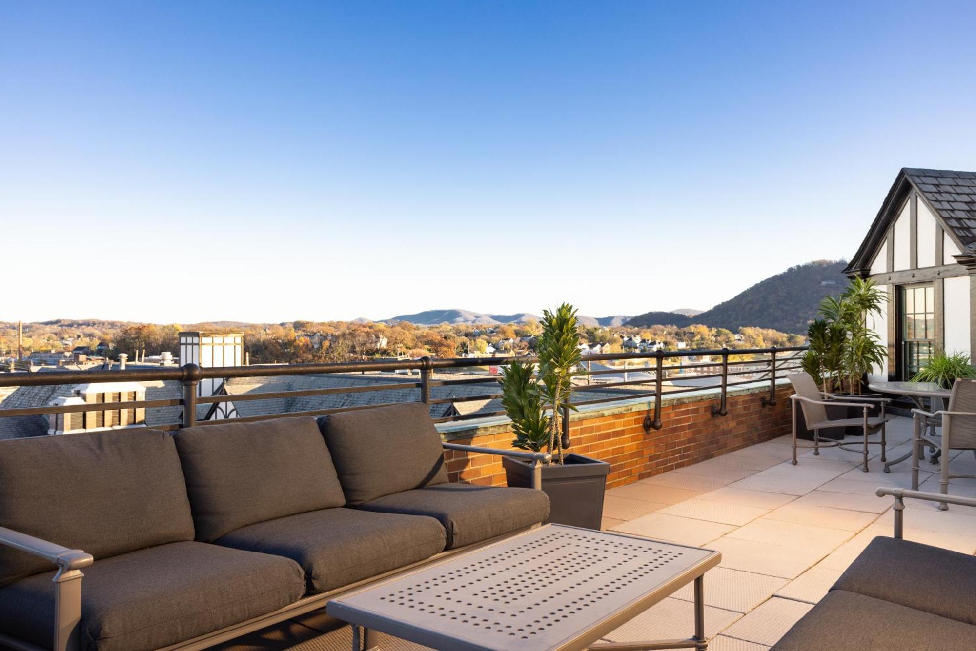 Hotel Roanoke & Conference Center, Curio Collection By Hilton Esterno foto