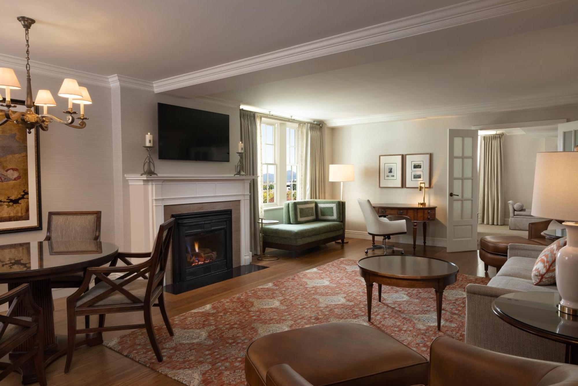 Hotel Roanoke & Conference Center, Curio Collection By Hilton Esterno foto